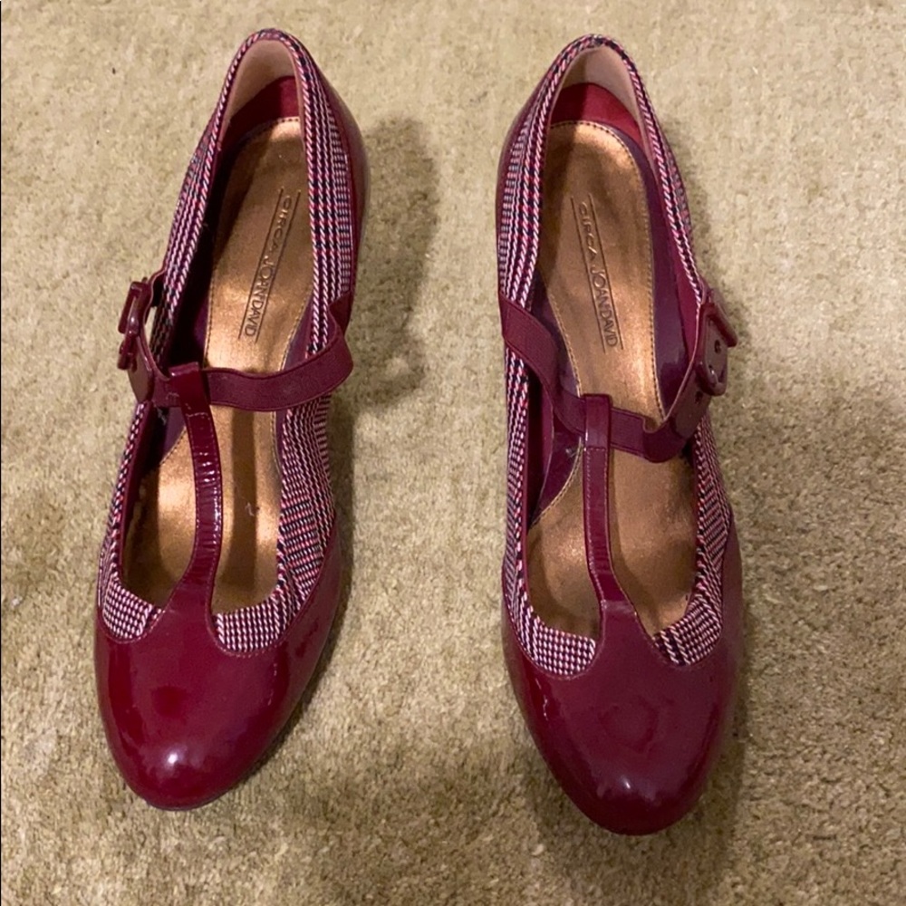 Circa Joan and David 8.5 Red Patent heel